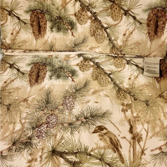 Pottery Barn Snowy Pine Bird 108โ Table Runner Pine Cones & Chickadees ๐ - Picture 3 of 5